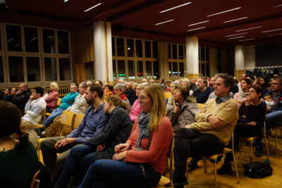 Die heiligen Schriften Koran und Bibel