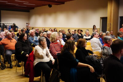 Die heiligen Schriften Koran und Bibel